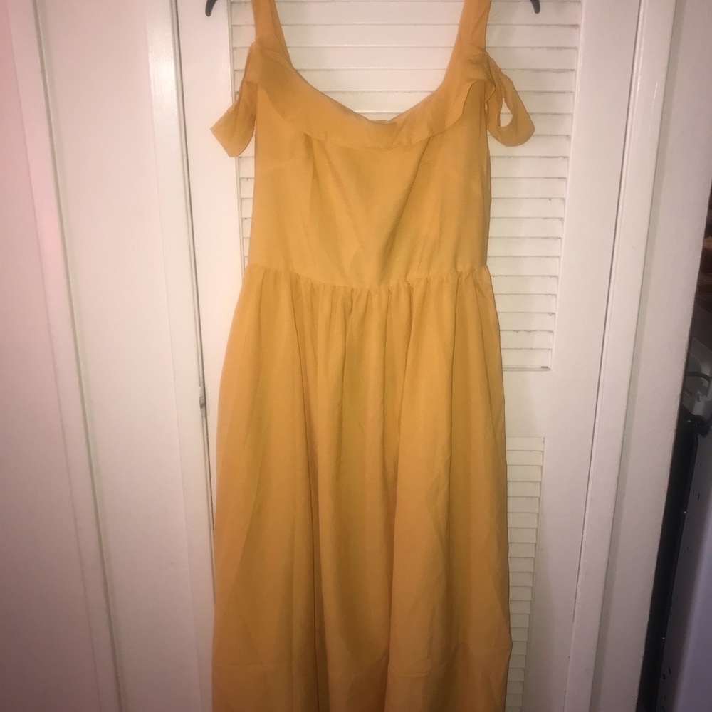 Dress - Picture 2 of 2